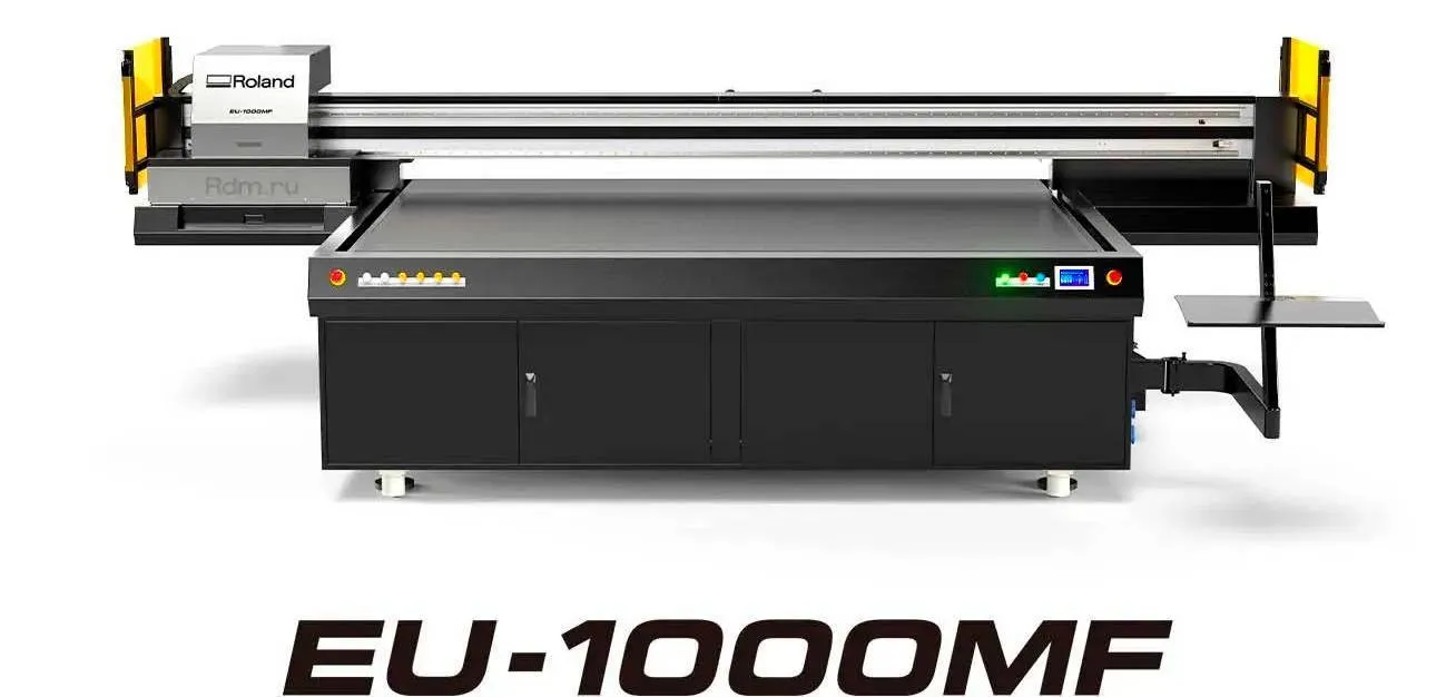 Roland DG выпускает на европейский рынок EU-1000MF широкоформатный планшетный уф-принтер 