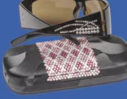 Нанесение страз на пластики