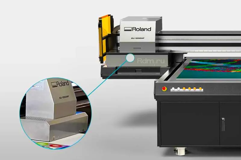 Планшетный уф-принтер Roland EU-1000MF имеет уф-светодиодные лампы с жидкостным охлаждением