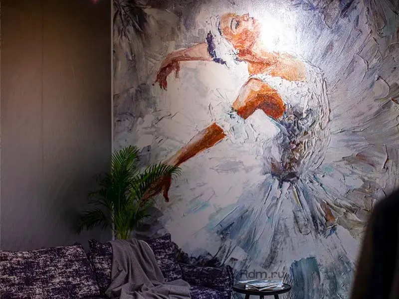 Обои c добавлением текстур печатают принтеры Roland DG